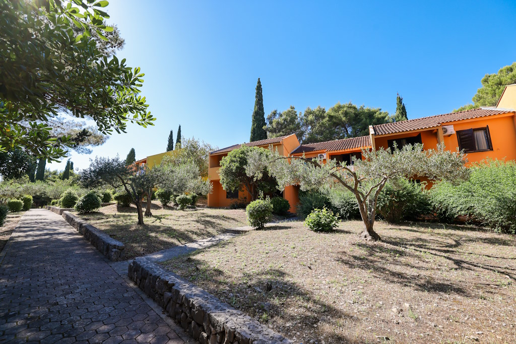 Apartment complex Medena in Seget Donji got a new look after an investment of 8 million euros and an announcement of an aparthotel worth 35 million euros