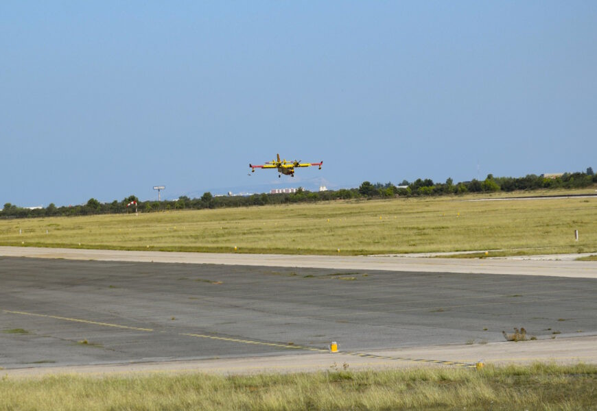 Pożarnictwo powietrzne skutecznie ugasiło dwa poważne pożary w Dalmacji przy użyciu samolotów Canadair CL-415