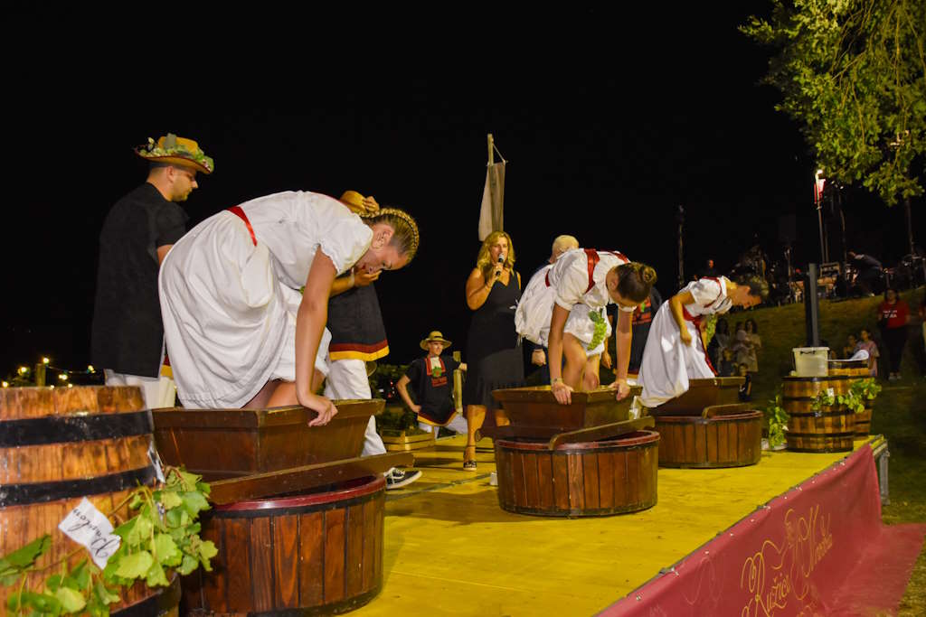 Spannende Events in Novi Vinodolski: vom Okolotorn bis zum 20-jährigen Jubiläum von Ružica Vinodol, Workshops für Kinder und ein Weinfest