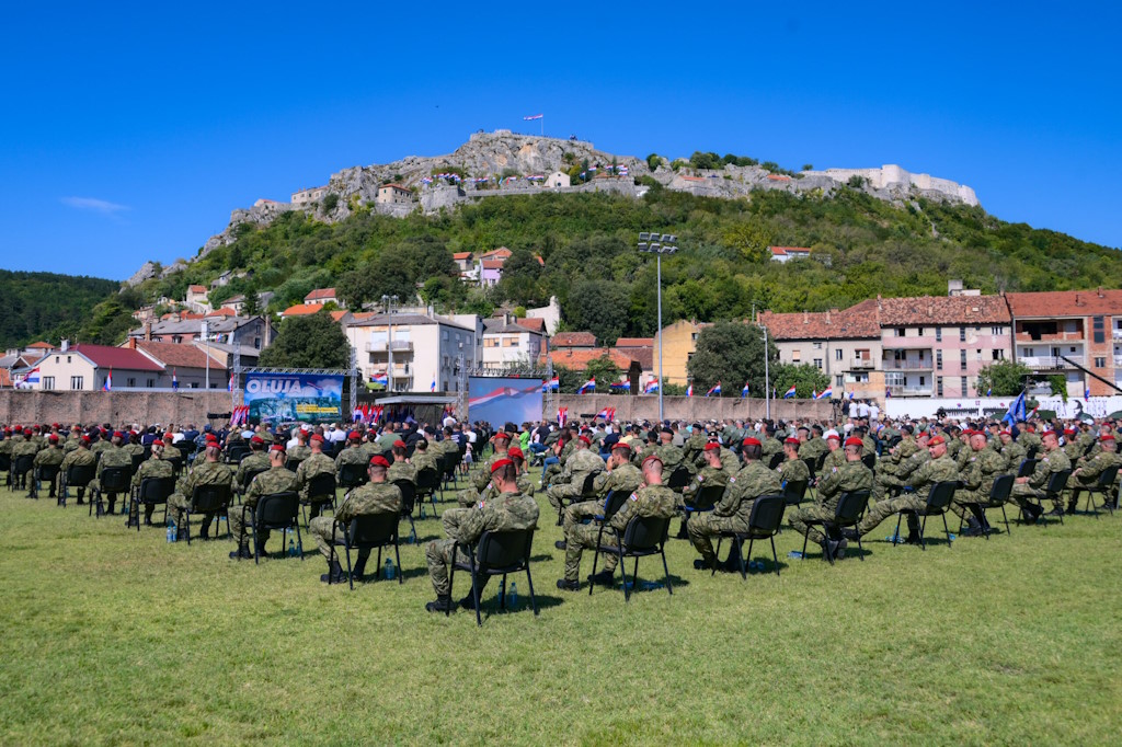 Feier des Sieges und des Erntedankfestes der Heimat in Knin: Feier des 29. Jahrestages des Sturms mit einem festlichen Programm, militärischen Ausstellungen sowie Kultur- und Unterhaltungsinhalten