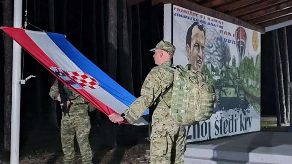 Marcha final de los alumnos del centro militar "Marko Babić" de Udbina a Knin