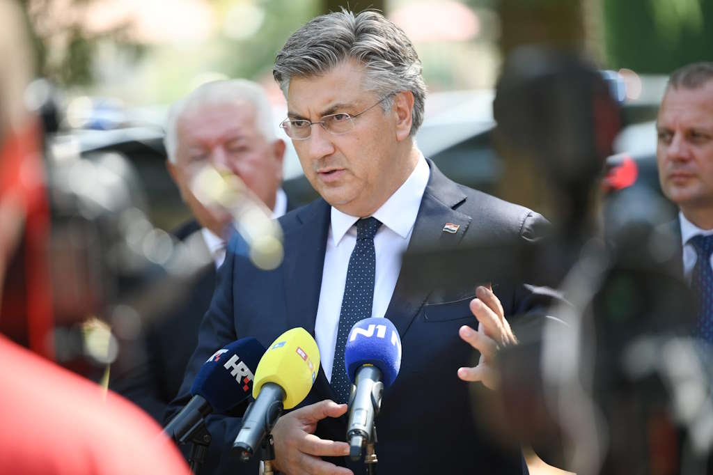 PM Plenkovic kündigt Steuerreform und Fortsetzung der Subventionen für Energieprodukte an, kritisiert Milanovic wegen unangemessener Nutzung militärischer Ressourcen